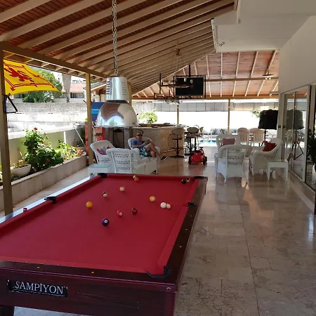 Uysal Apart マルマリス