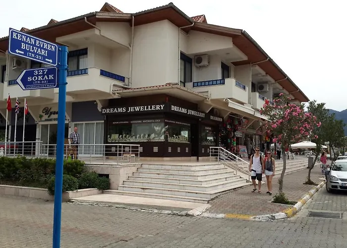 Uysal Apart מרמריס