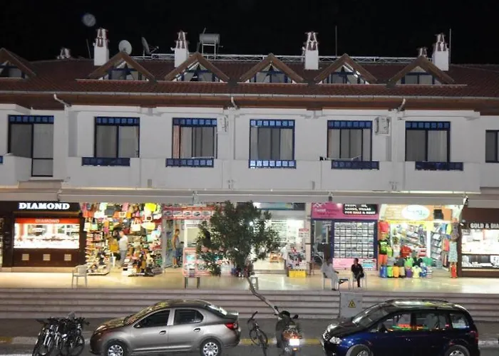 Uysal Apart מרמריס